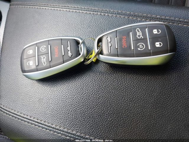 Alfa Romeo Stelvio | 10