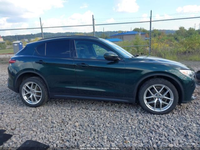 Alfa Romeo Stelvio | 12