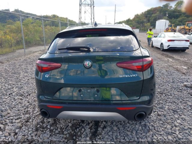 Alfa Romeo Stelvio | 15