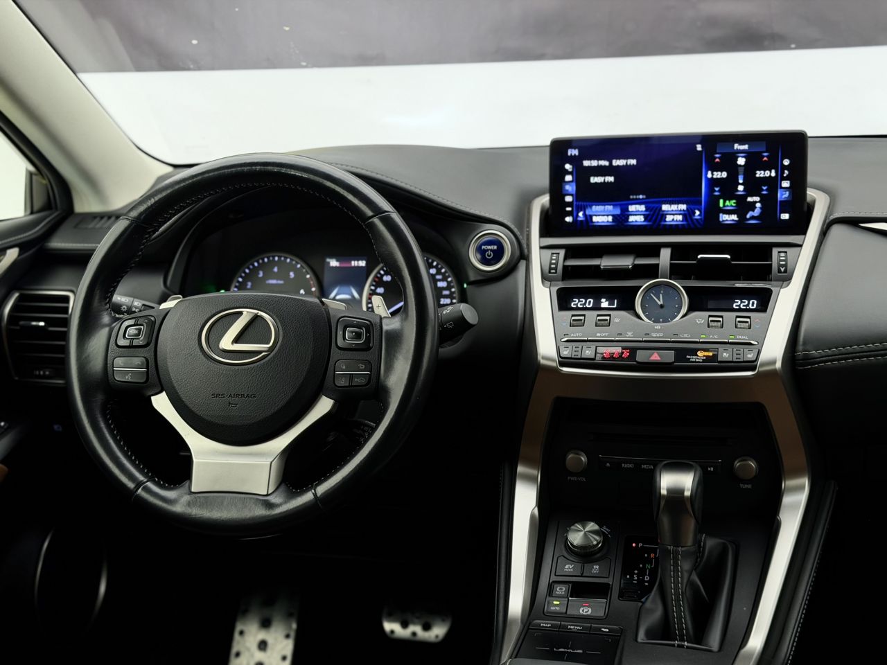 Lexus NX 300h | 17