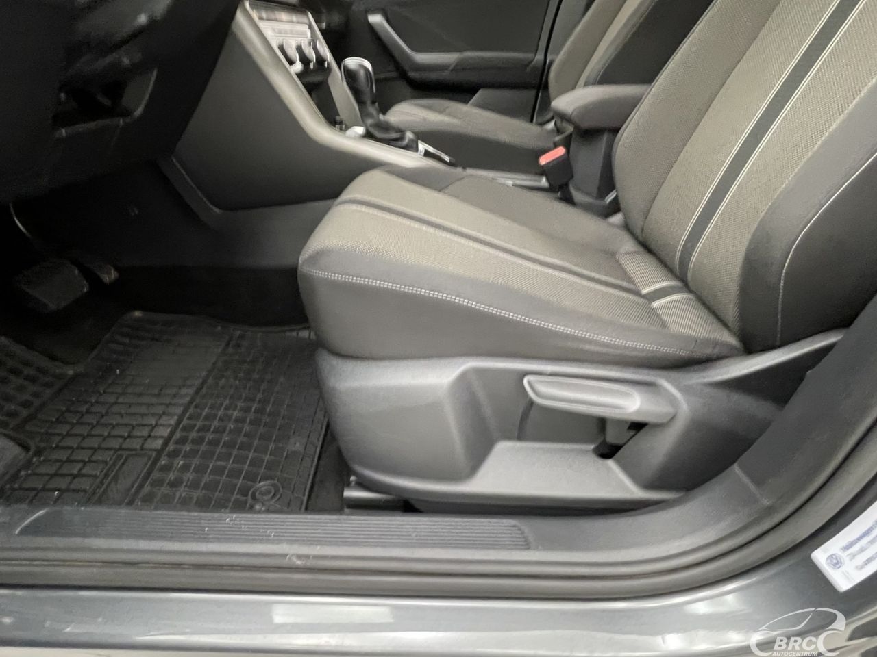 Volkswagen T-Roc | 21