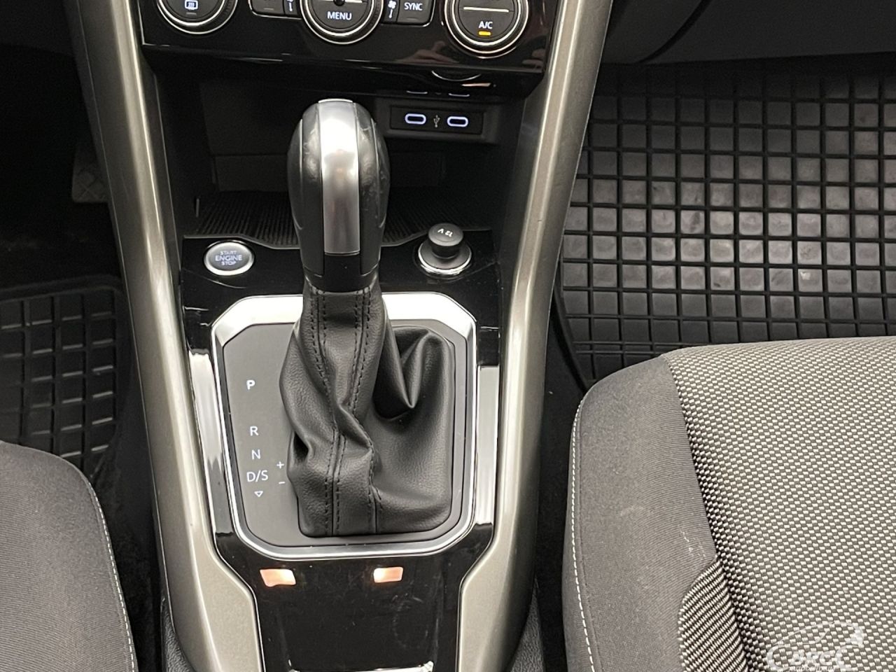 Volkswagen T-Roc | 17