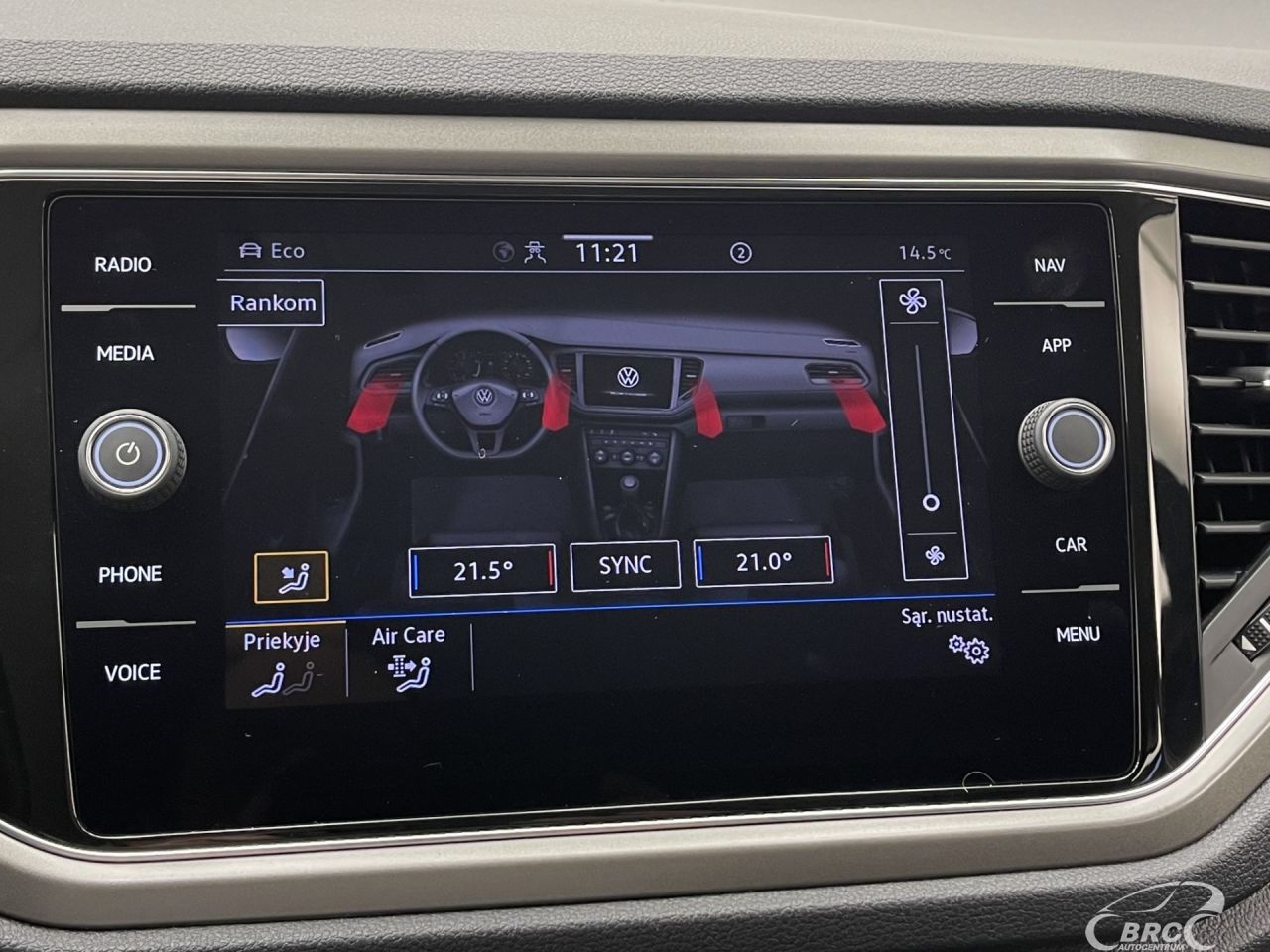 Volkswagen T-Roc | 39