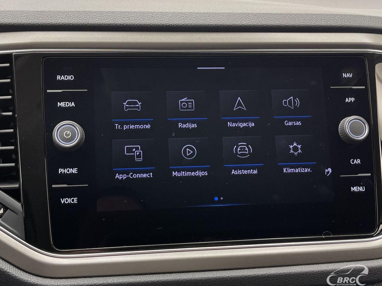 Volkswagen T-Roc | 38