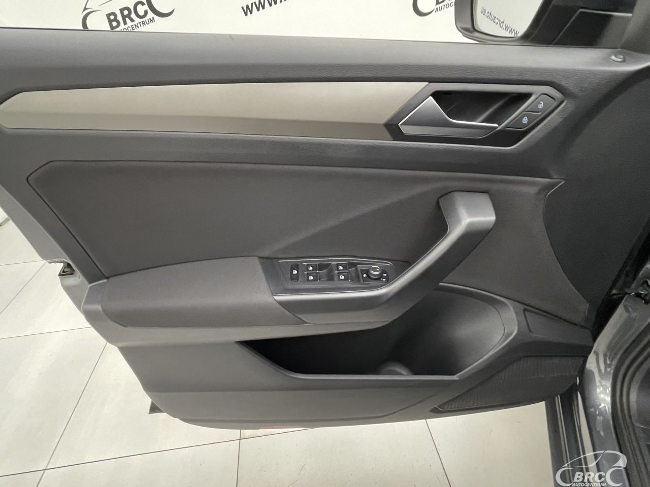 Volkswagen T-Roc | 19