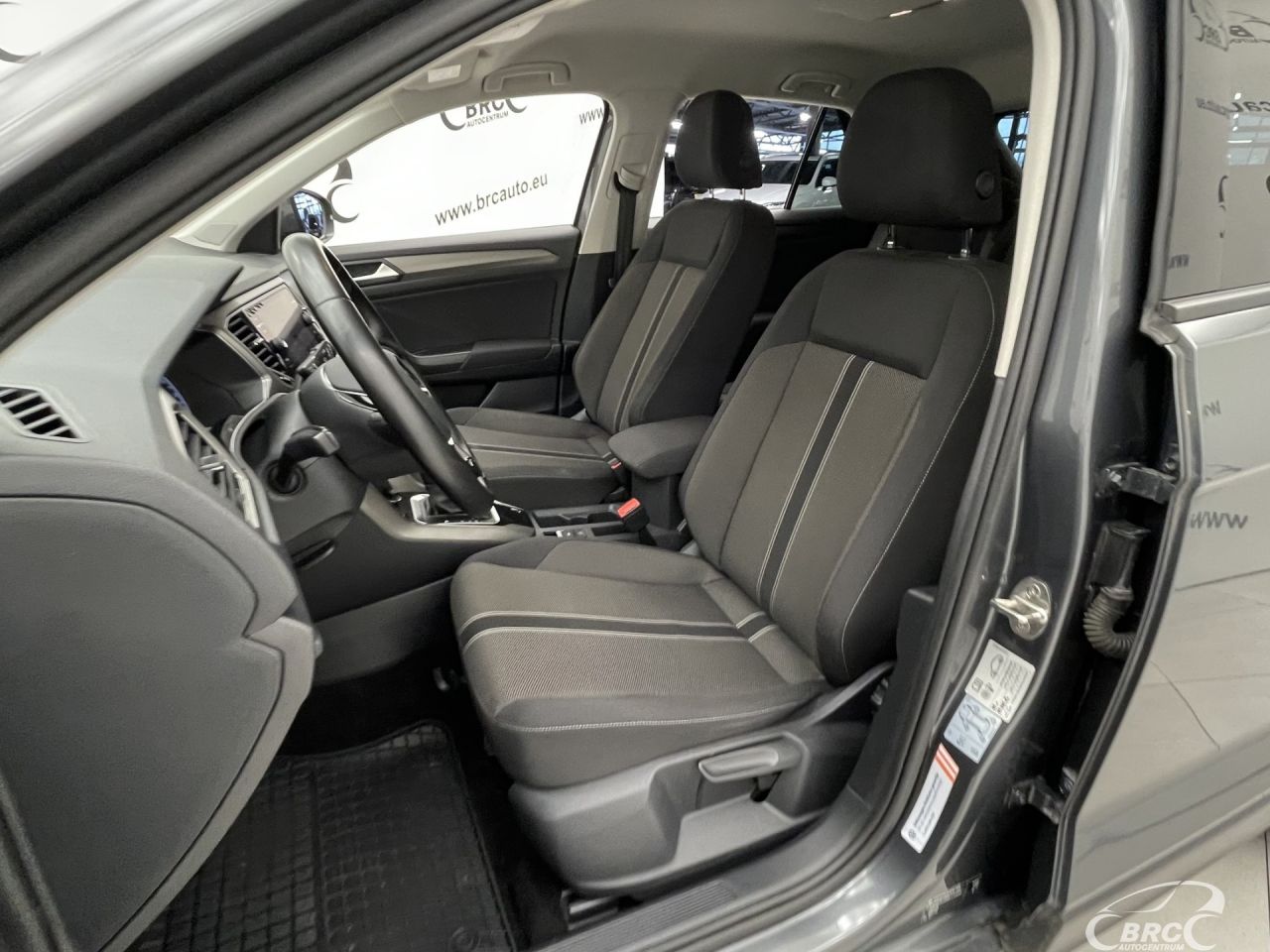 Volkswagen T-Roc | 22