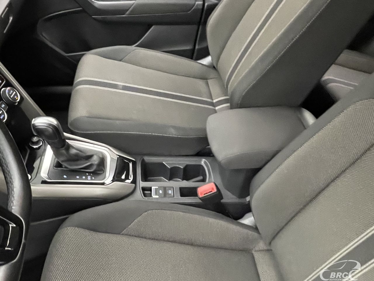 Volkswagen T-Roc | 23