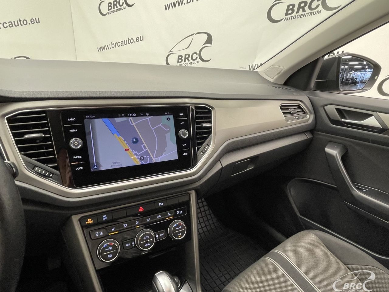 Volkswagen T-Roc | 25