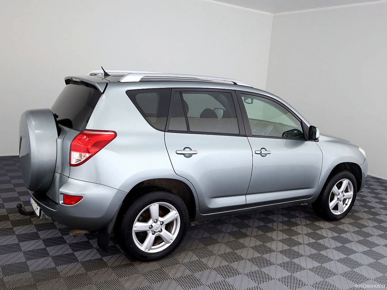 Toyota RAV4 | 2
