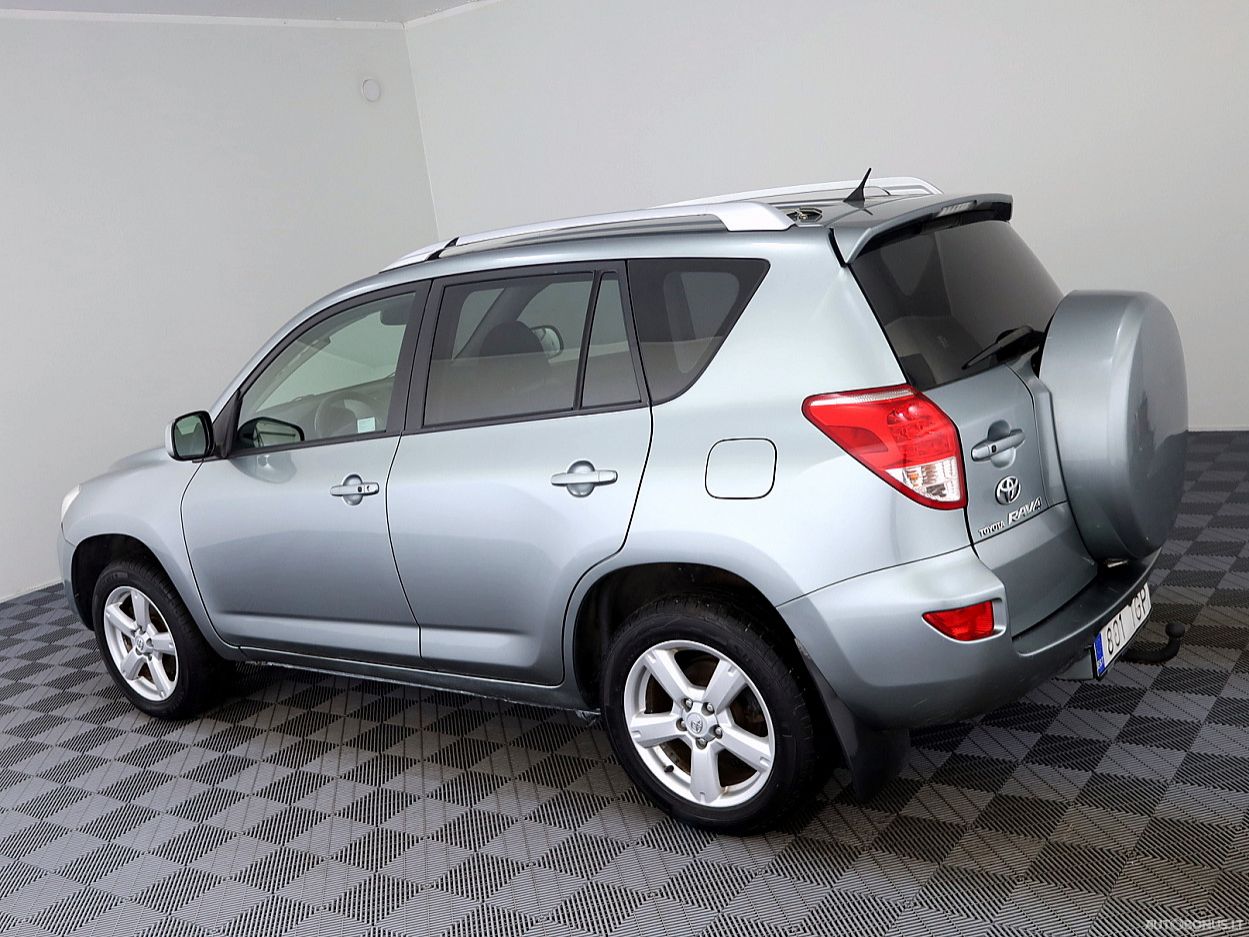 Toyota RAV4 | 3