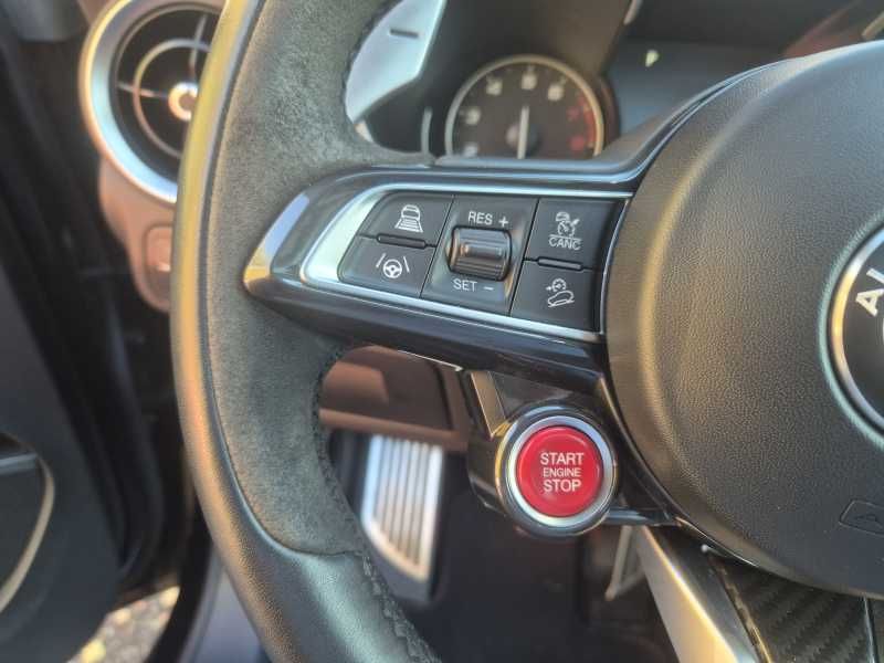 Alfa Romeo Stelvio | 8