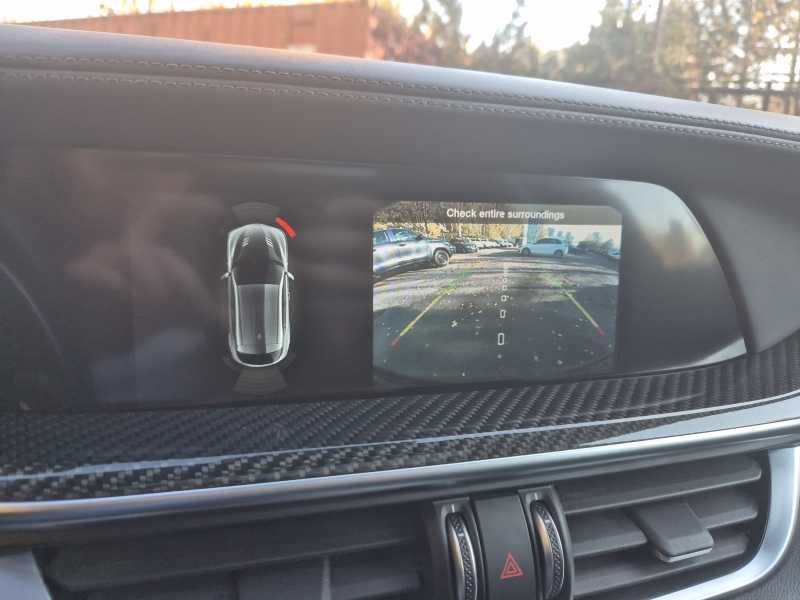 Alfa Romeo Stelvio | 12