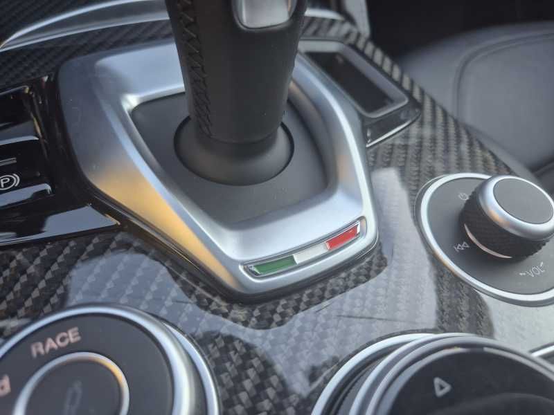 Alfa Romeo Stelvio | 21