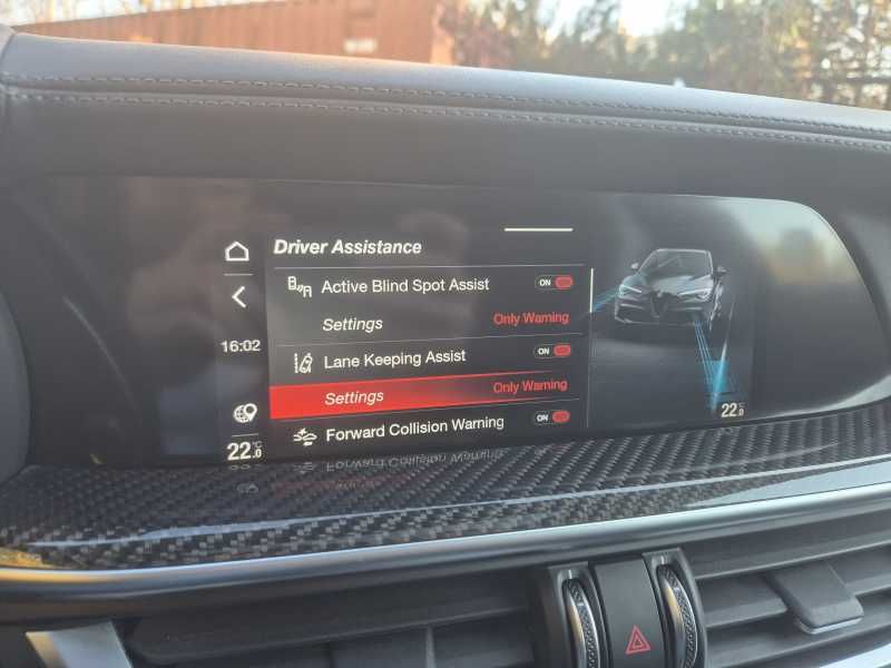 Alfa Romeo Stelvio | 14