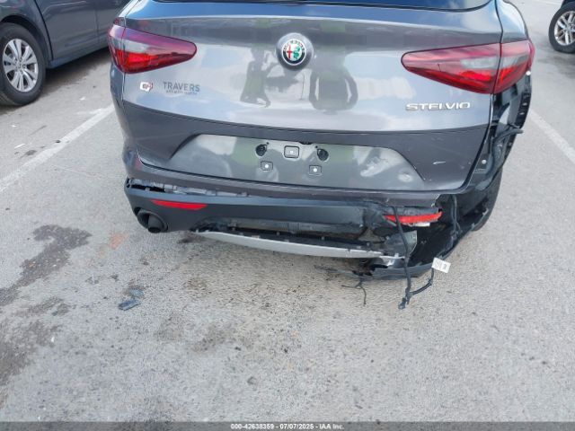 Alfa Romeo Stelvio | 4