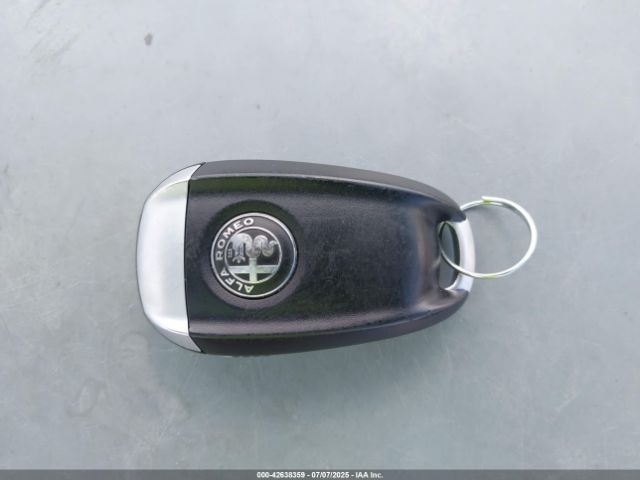 Alfa Romeo Stelvio | 9