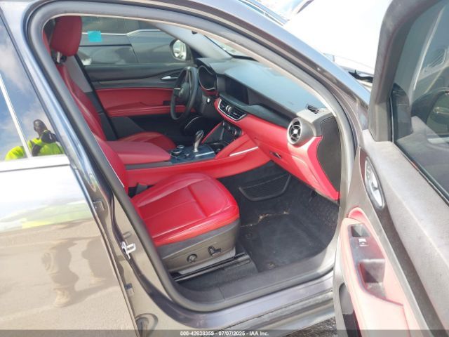 Alfa Romeo Stelvio | 3