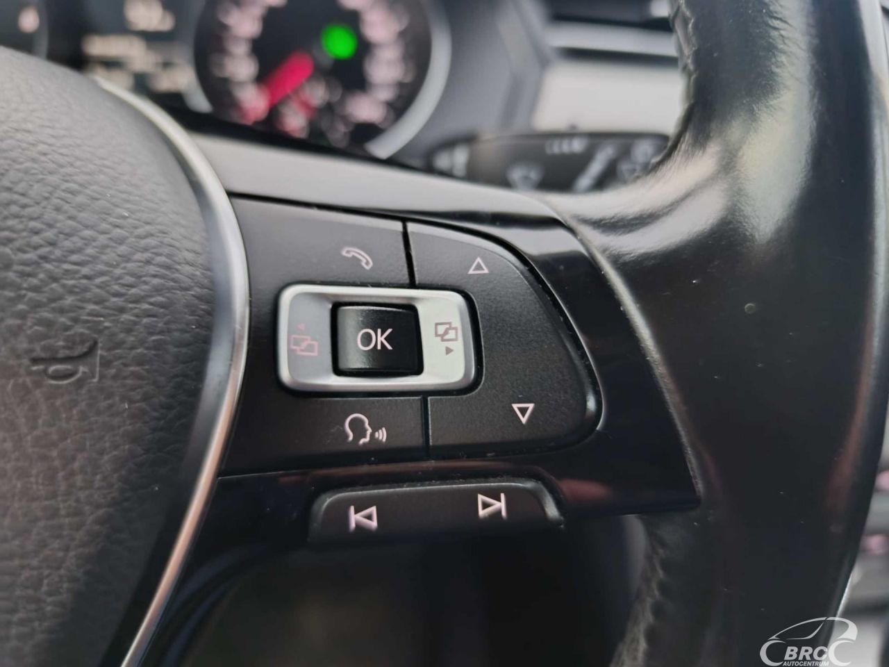 Volkswagen Passat | 12