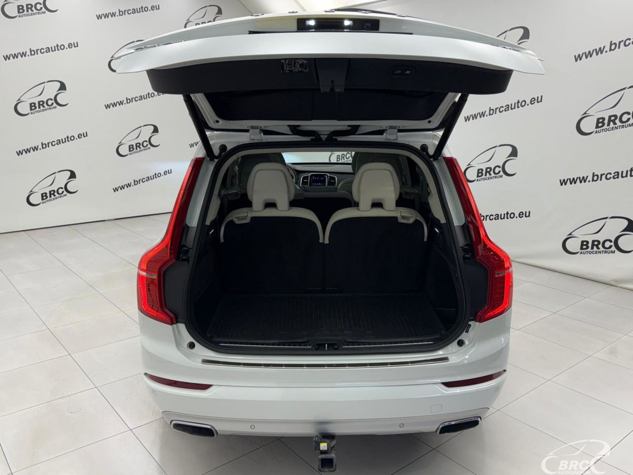 Volvo XC90 | 27