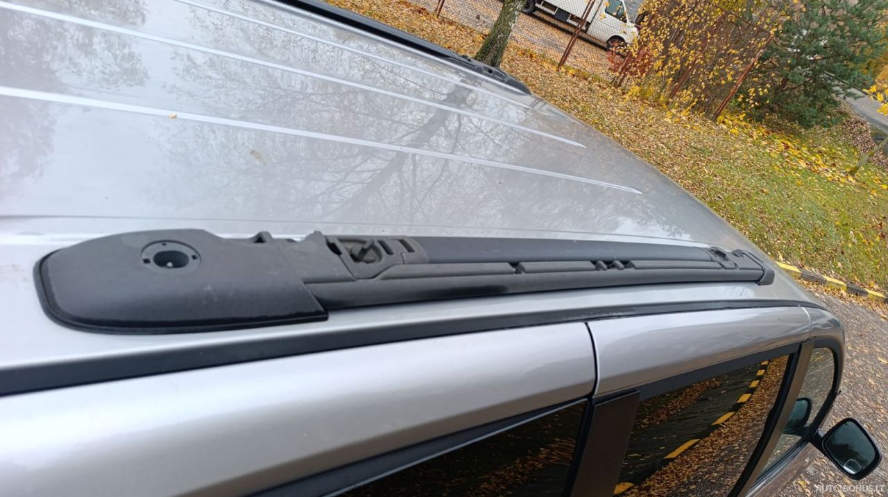 Chrysler Town & Country | 6