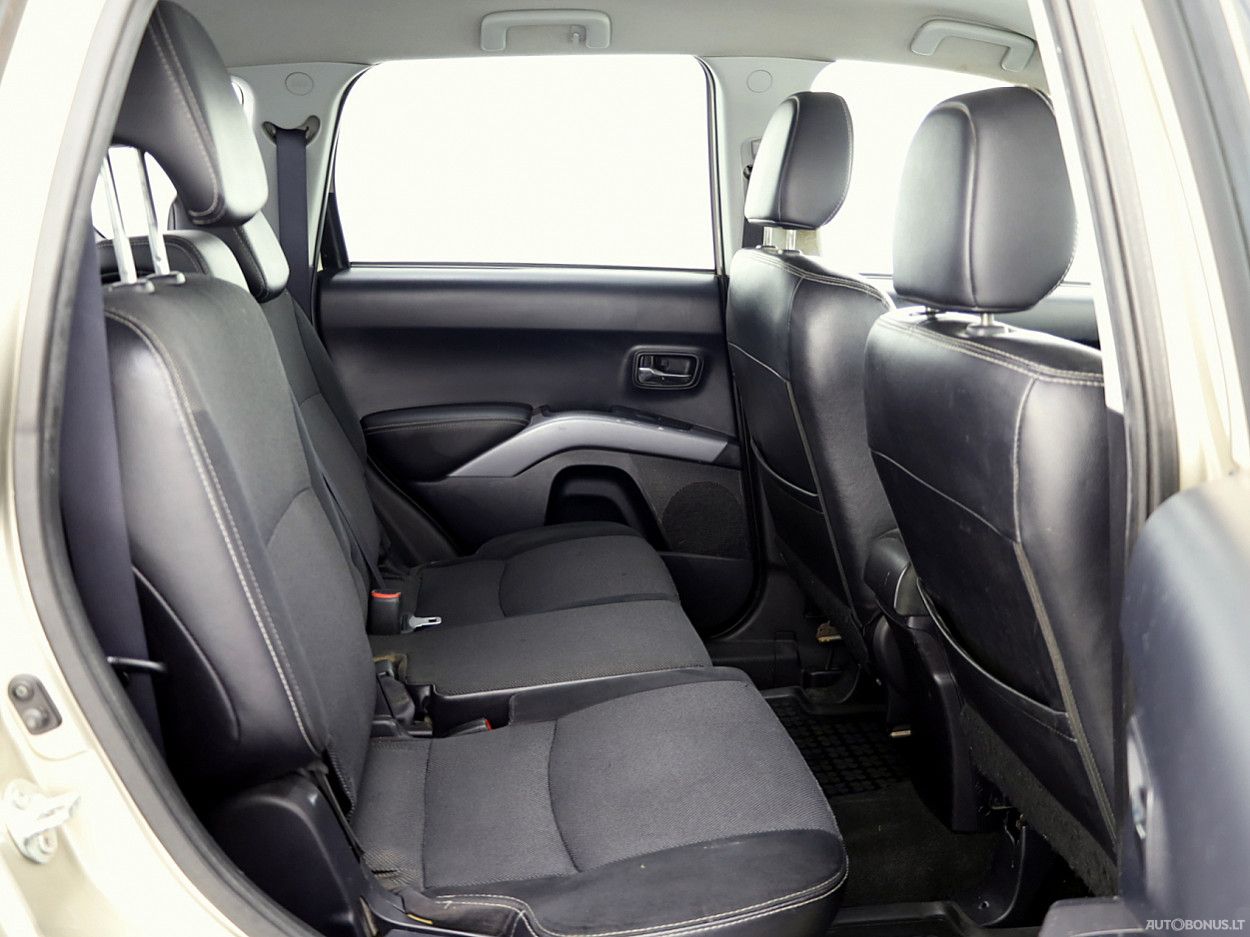 Citroen C-Crosser  | 6