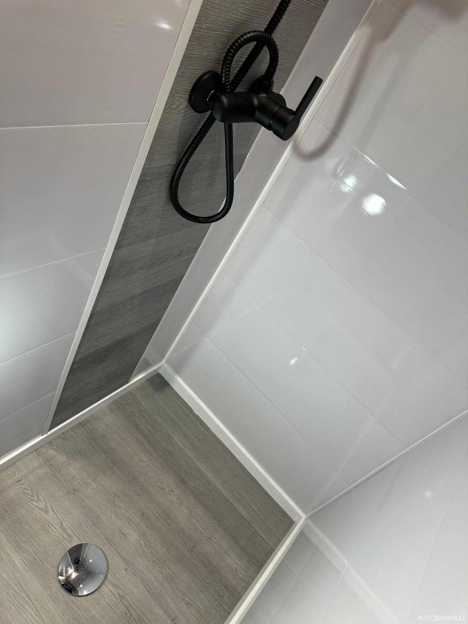 Volvo B12B, Prikabinamas namelis | 10