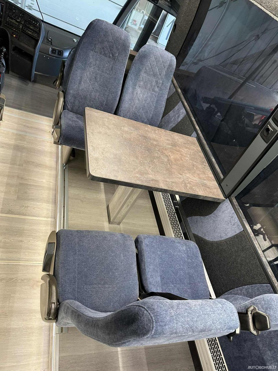 Volvo B12B, Prikabinamas namelis | 16