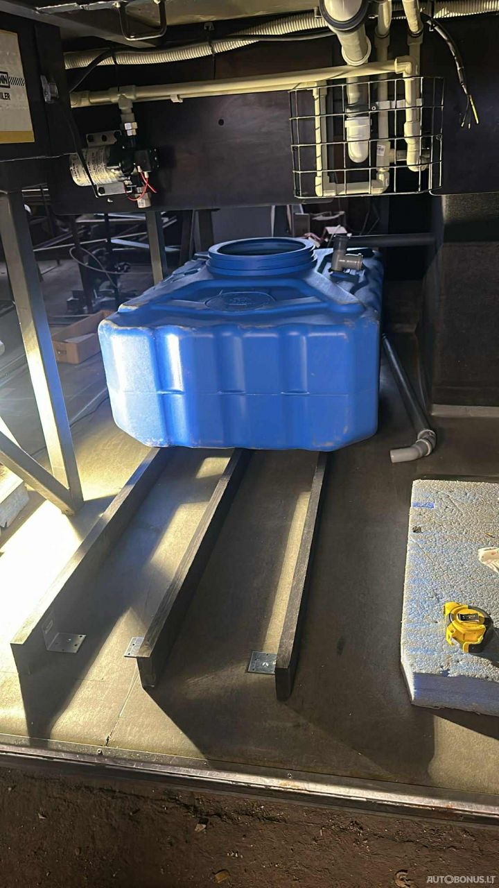 Volvo B12B, Prikabinamas namelis | 19