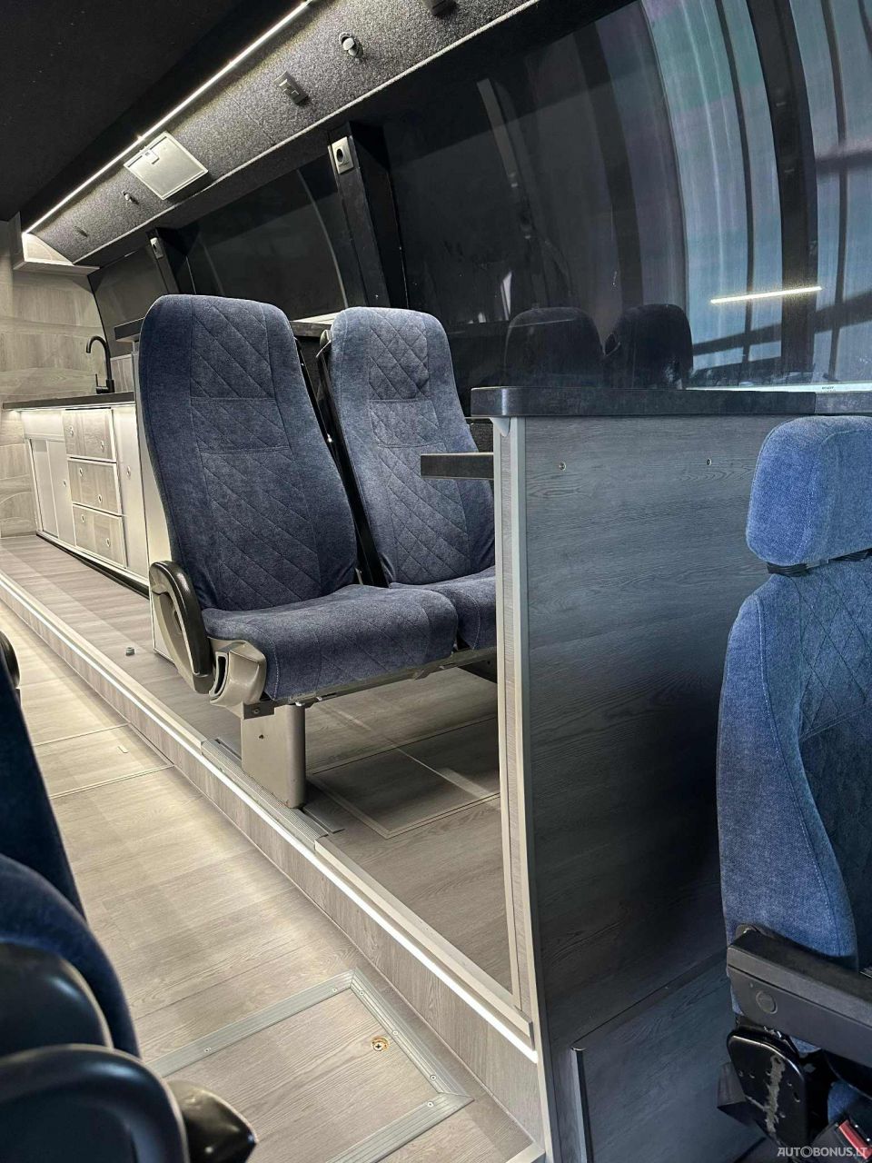 Volvo B12B, Prikabinamas namelis | 8