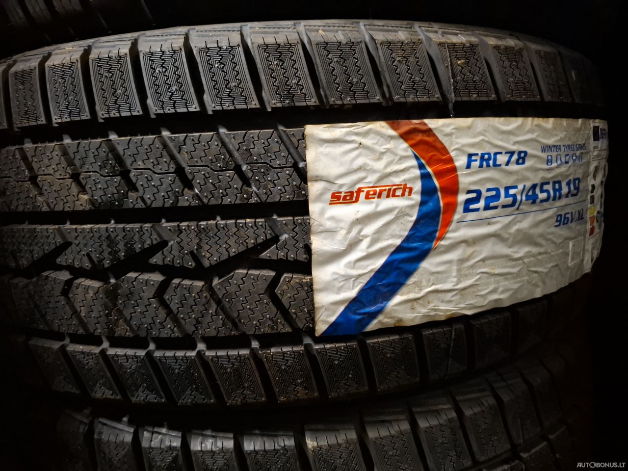 225/45R19 winter tyres
