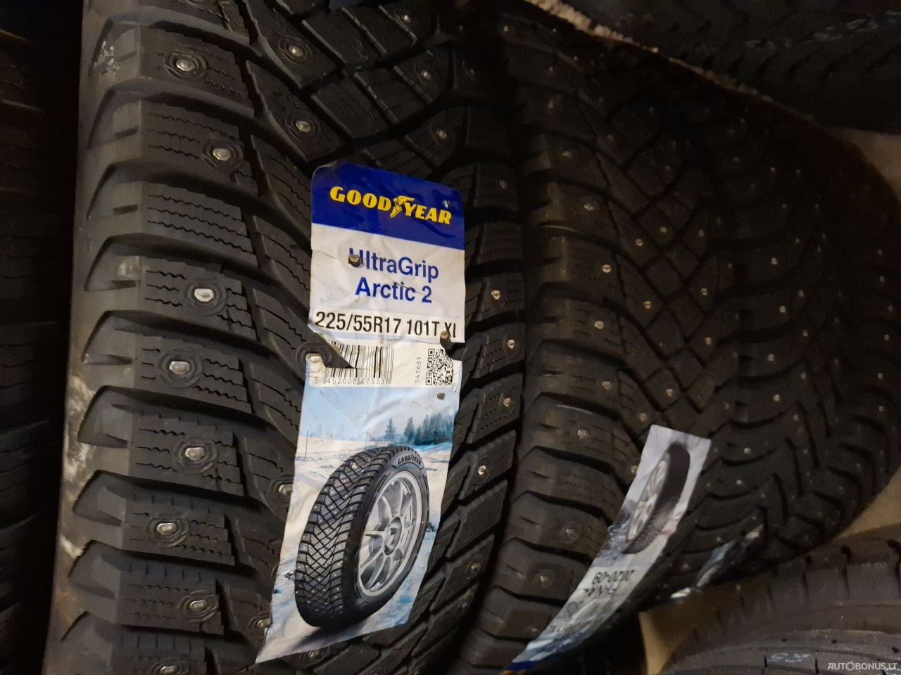 Goodyear 225/55R17 winter tyres | 1