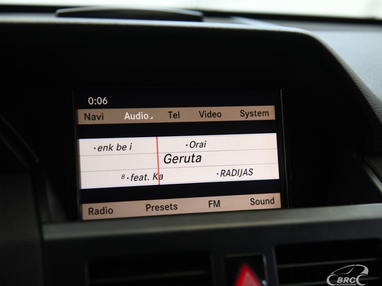 Mercedes-Benz GLK220 | 32