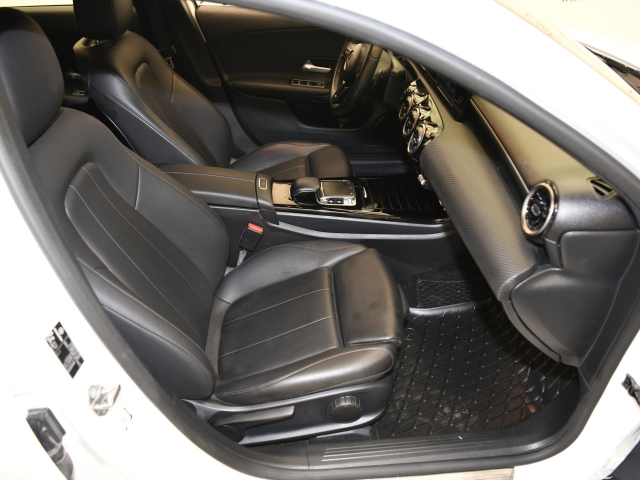 Mercedes-Benz A180 | 4