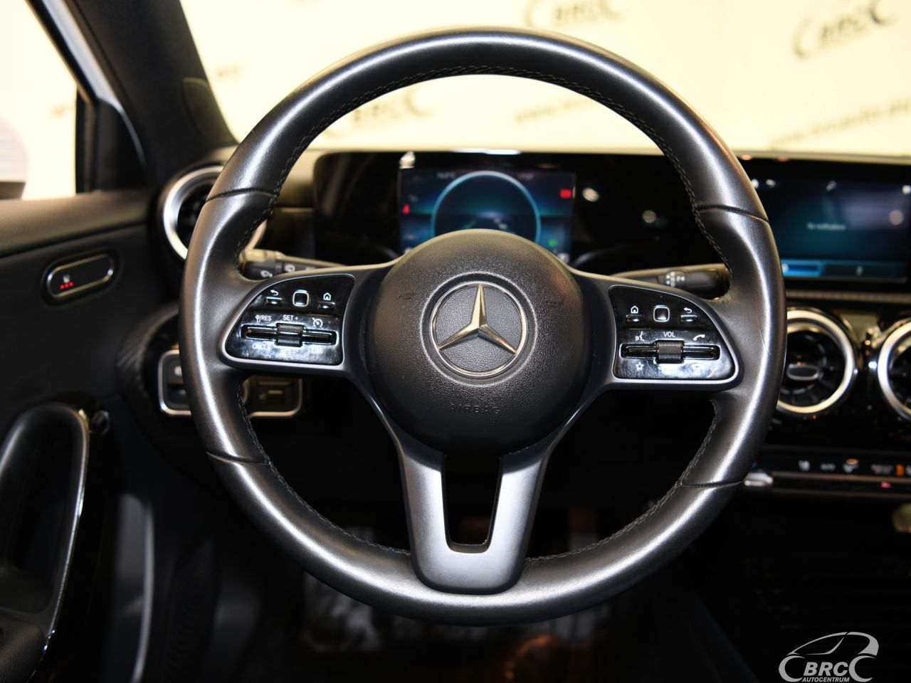 Mercedes-Benz A180 | 25