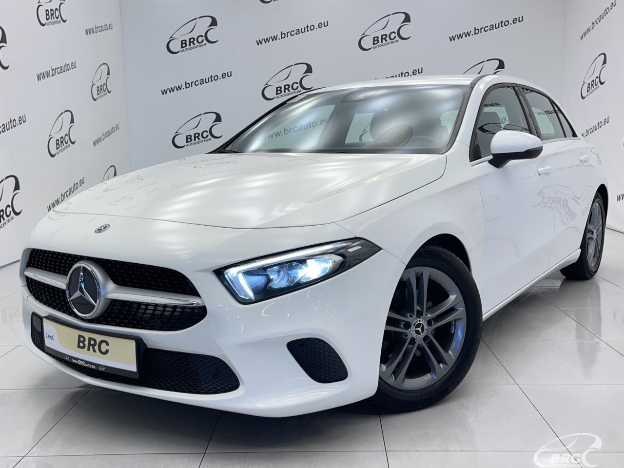 Mercedes-Benz A180 | 44