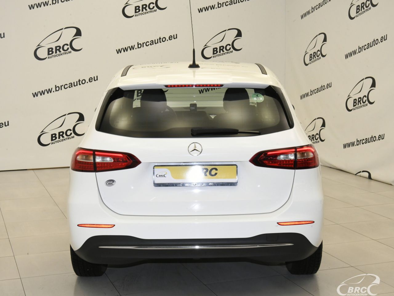 Mercedes-Benz B180 | 36