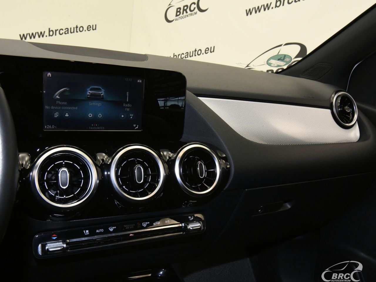 Mercedes-Benz B180 | 23