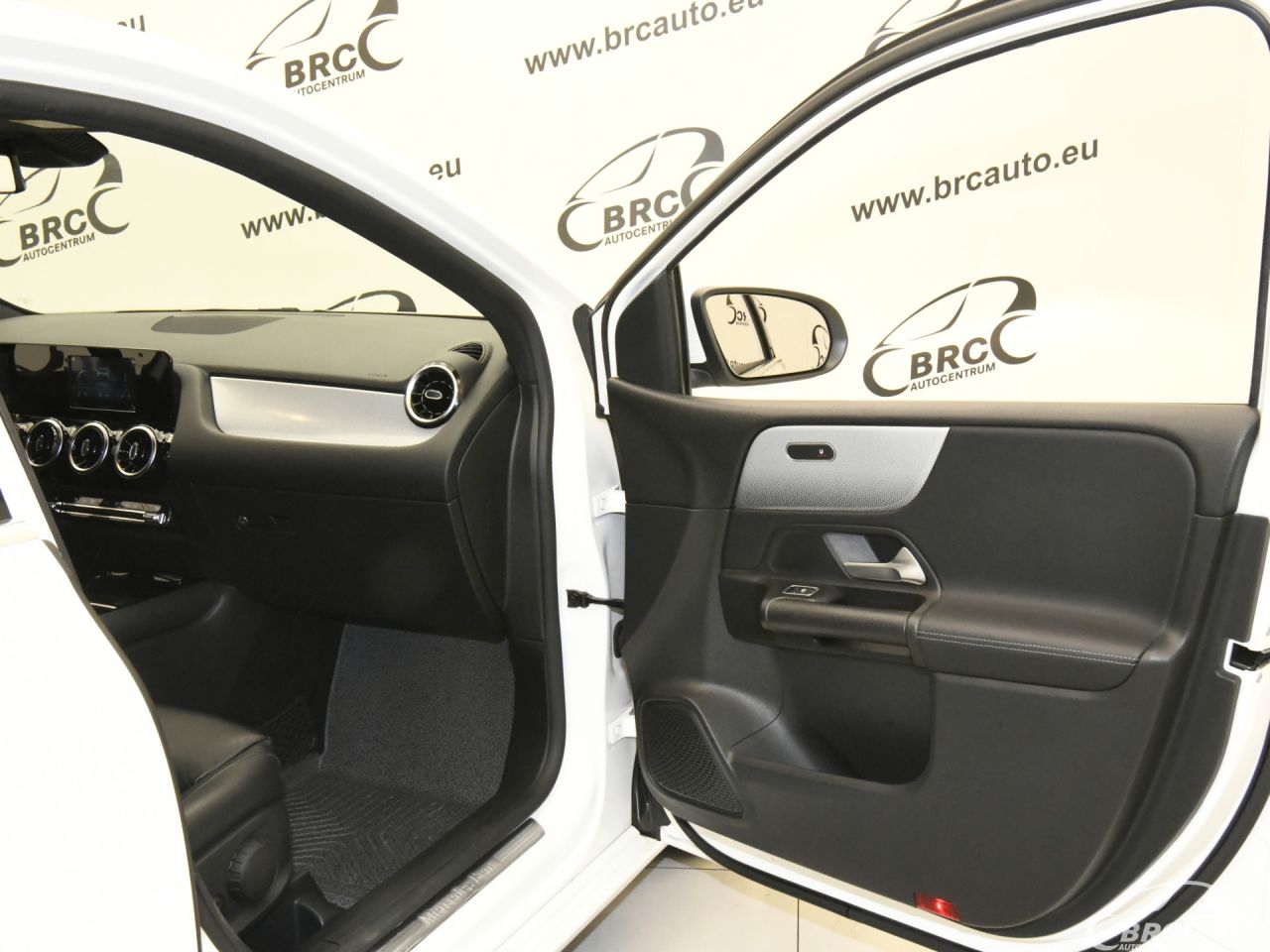 Mercedes-Benz B180 | 7