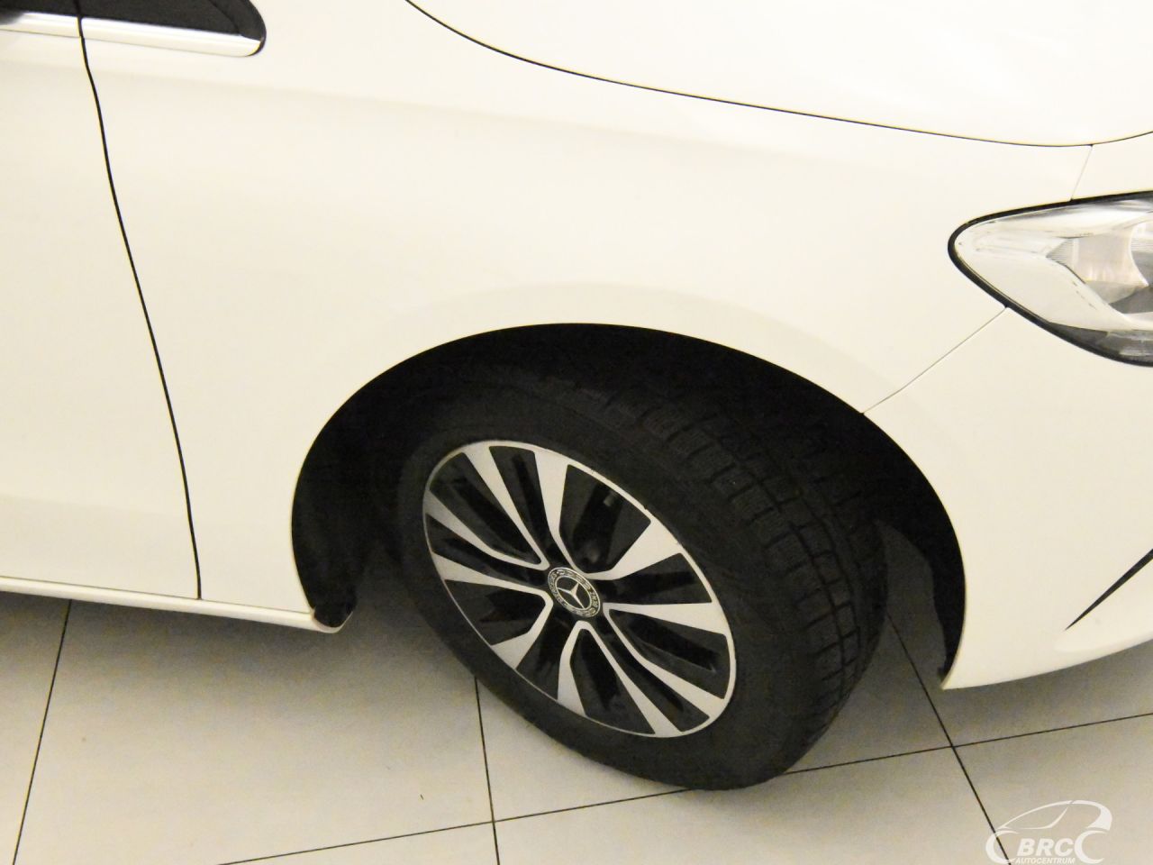 Mercedes-Benz B180 | 30