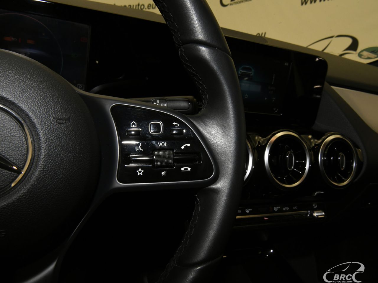 Mercedes-Benz B180 | 25