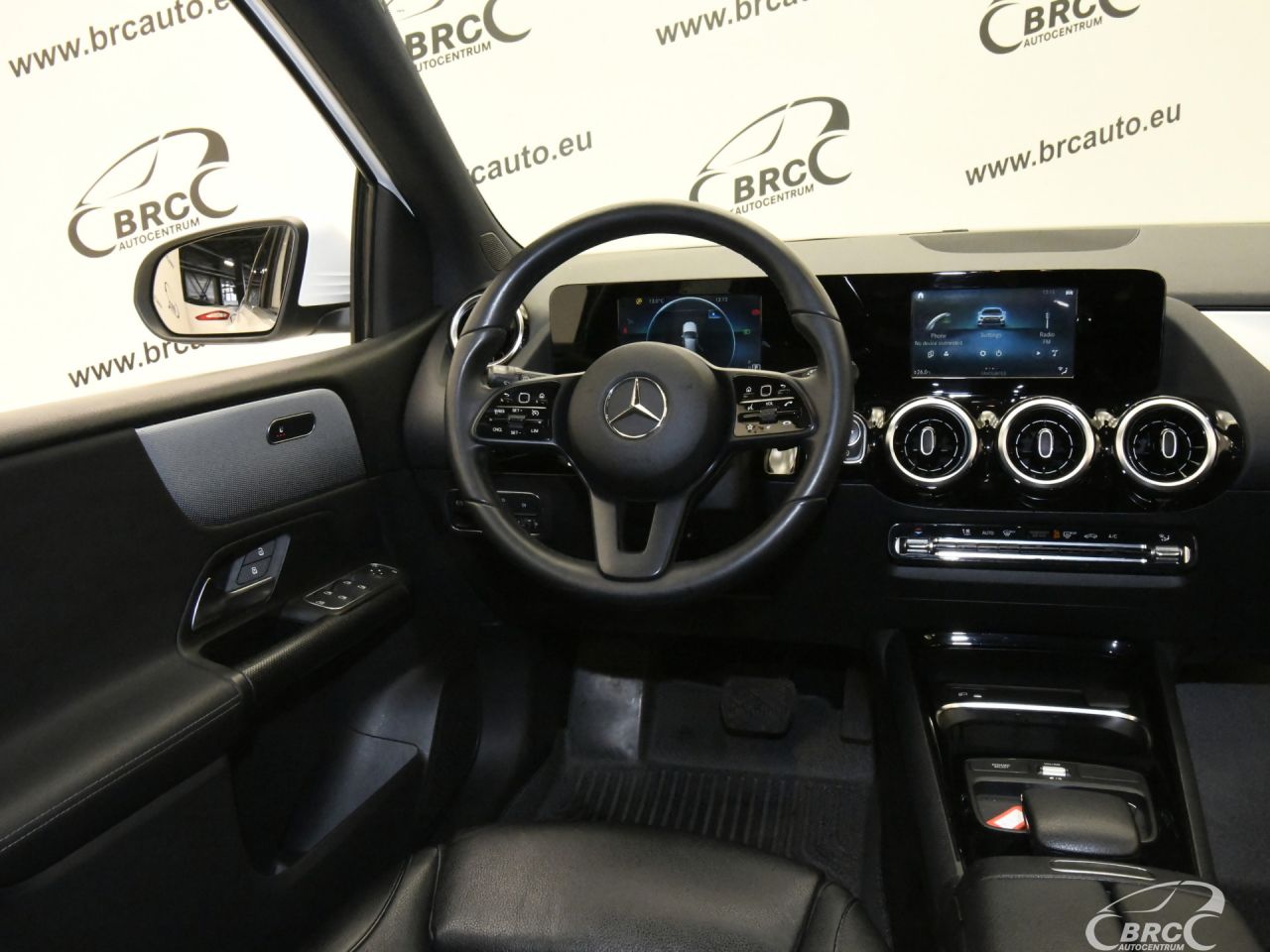 Mercedes-Benz B180 | 12