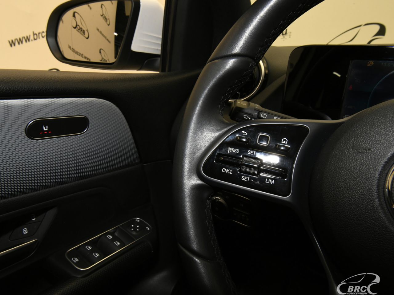 Mercedes-Benz B180 | 26