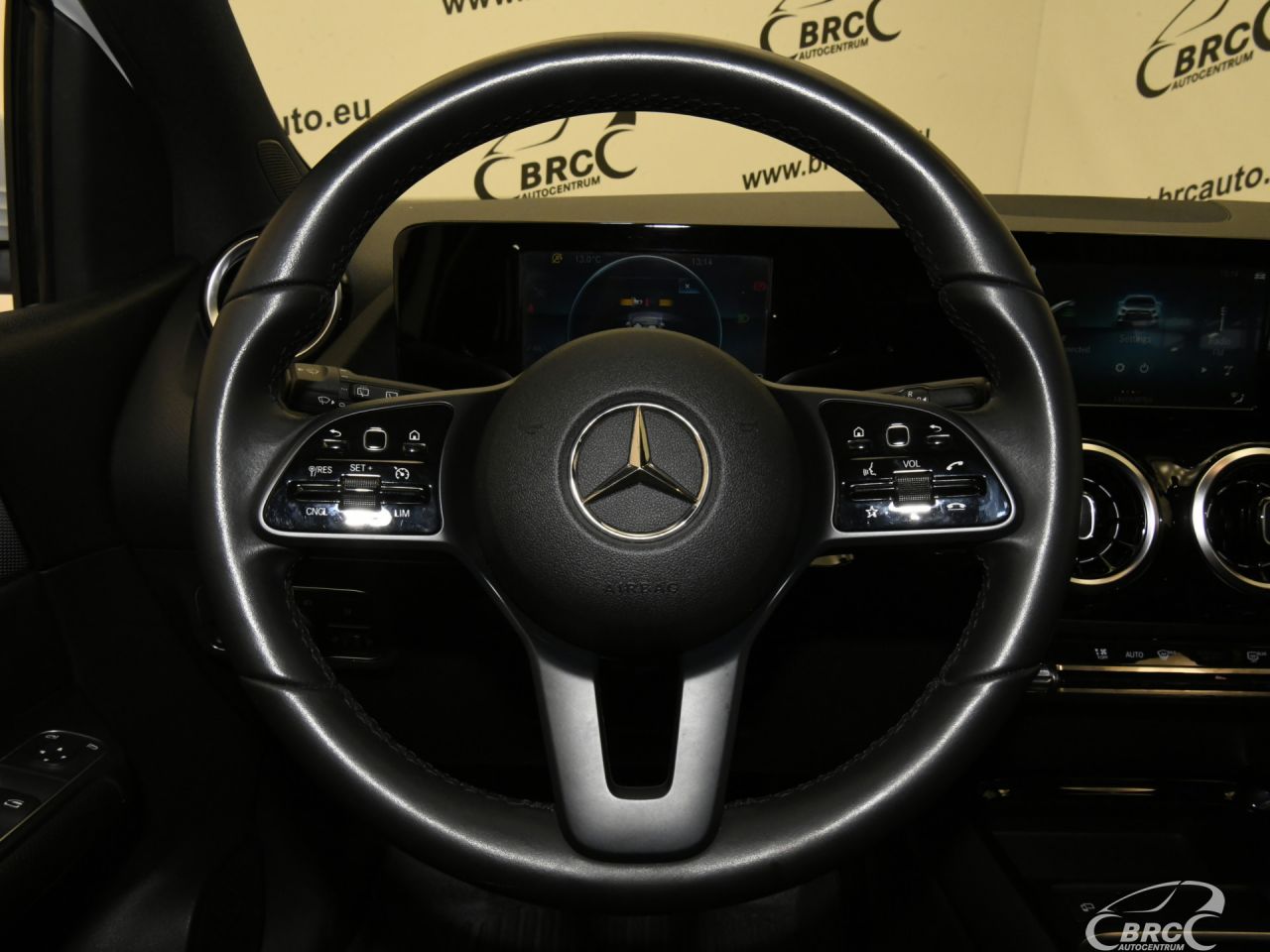 Mercedes-Benz B180 | 24