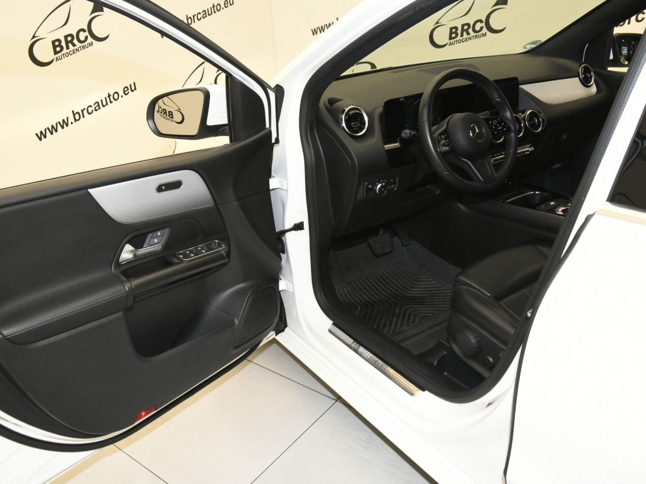 Mercedes-Benz B180 | 16