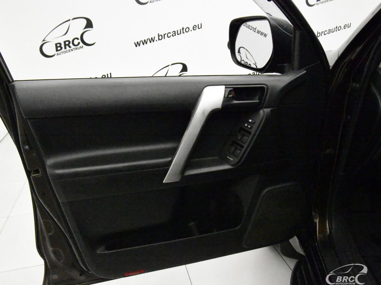 Toyota Land Cruiser | 18