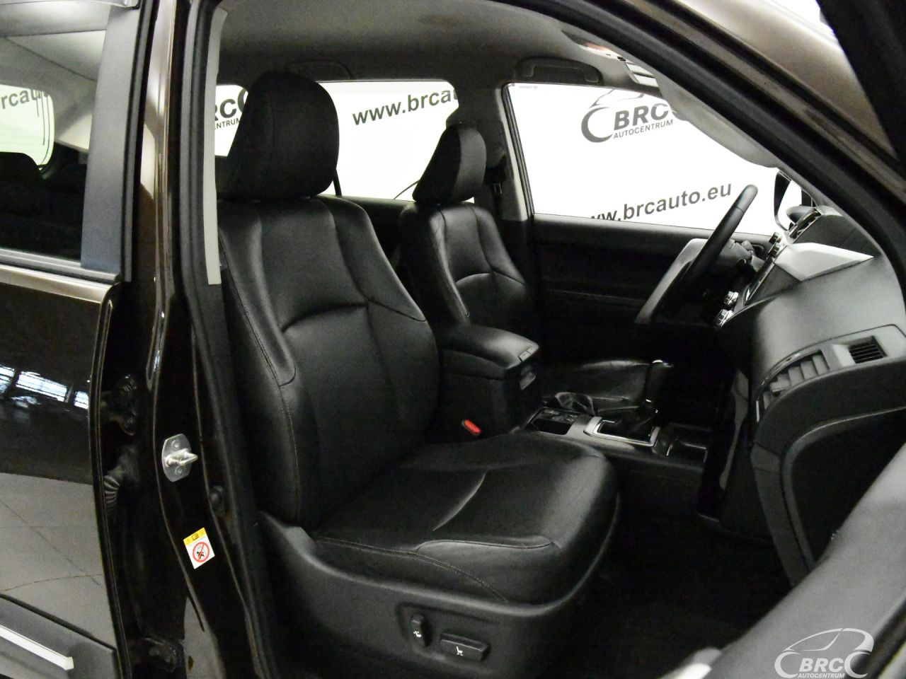 Toyota Land Cruiser | 6