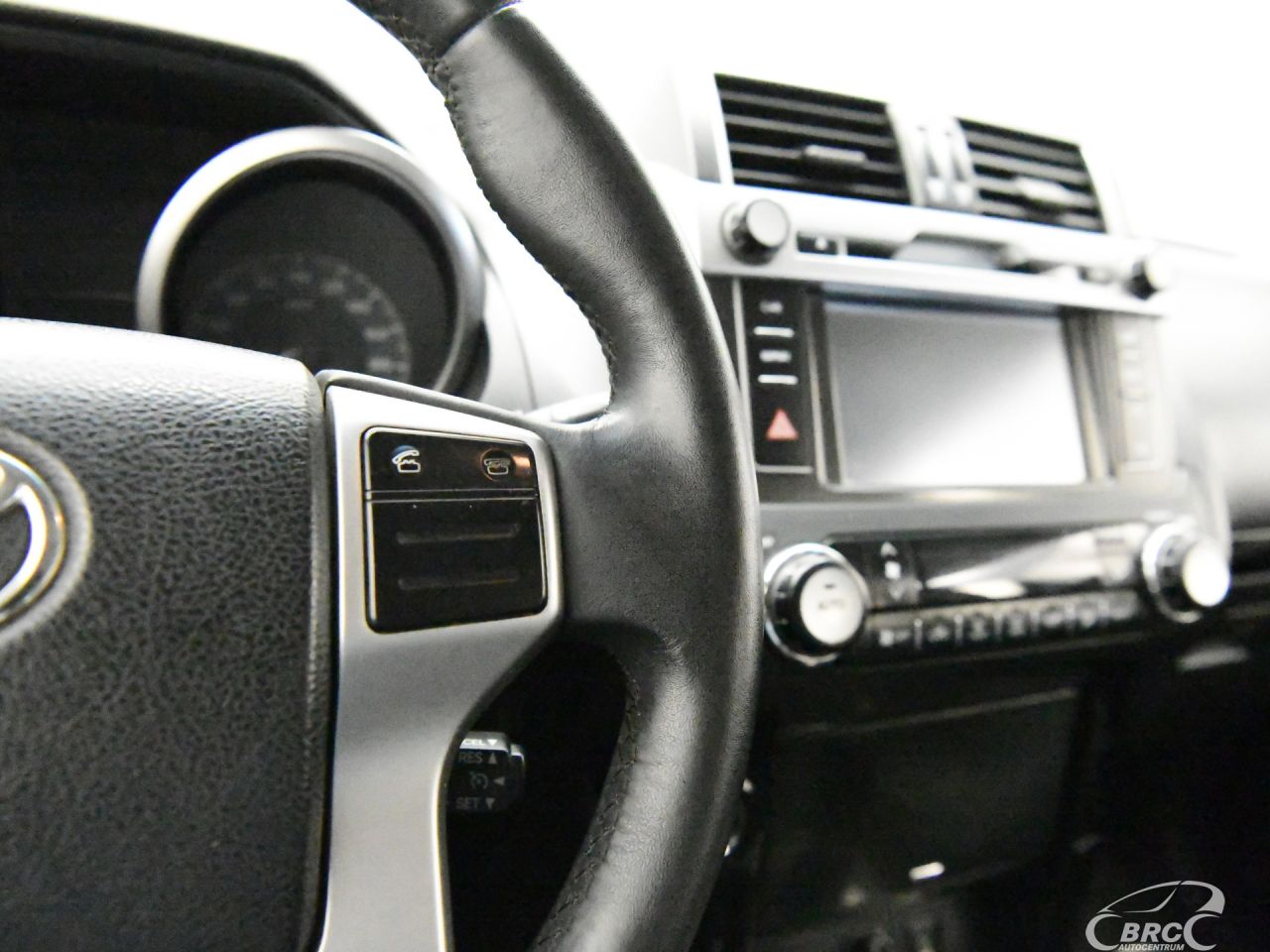 Toyota Land Cruiser | 28