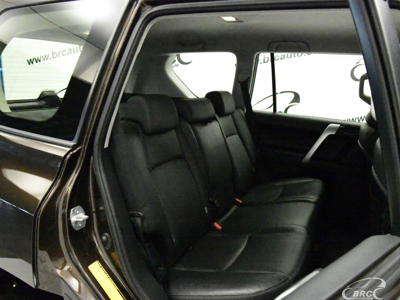 Toyota Land Cruiser | 10