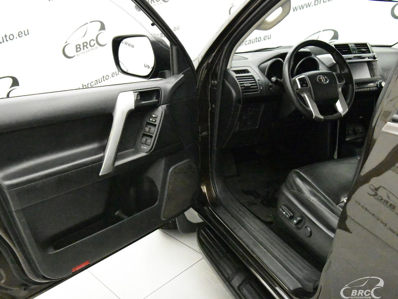 Toyota Land Cruiser | 17