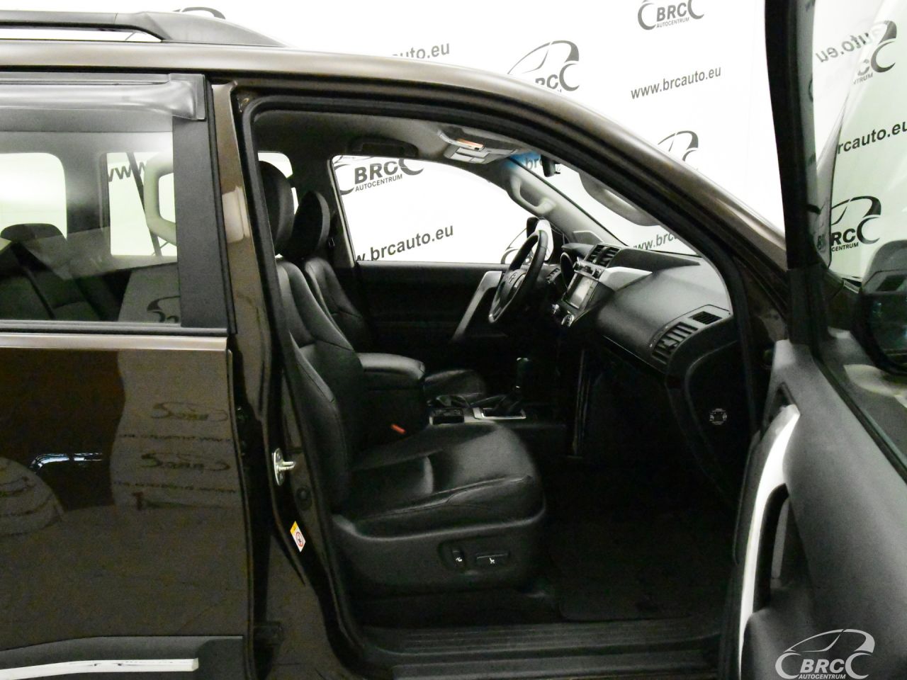 Toyota Land Cruiser | 3